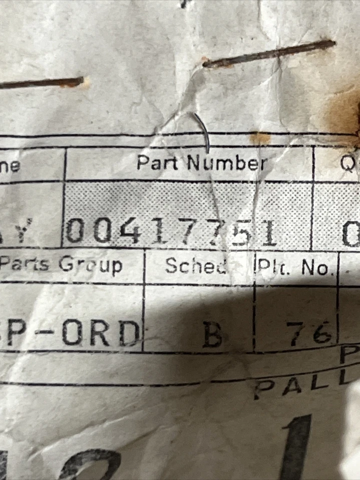 1974-85 NOS РЕДКАЯ 442 Olds Buick Regal Monte фитинг снижение давления 417751 - Изображение 4 из 4