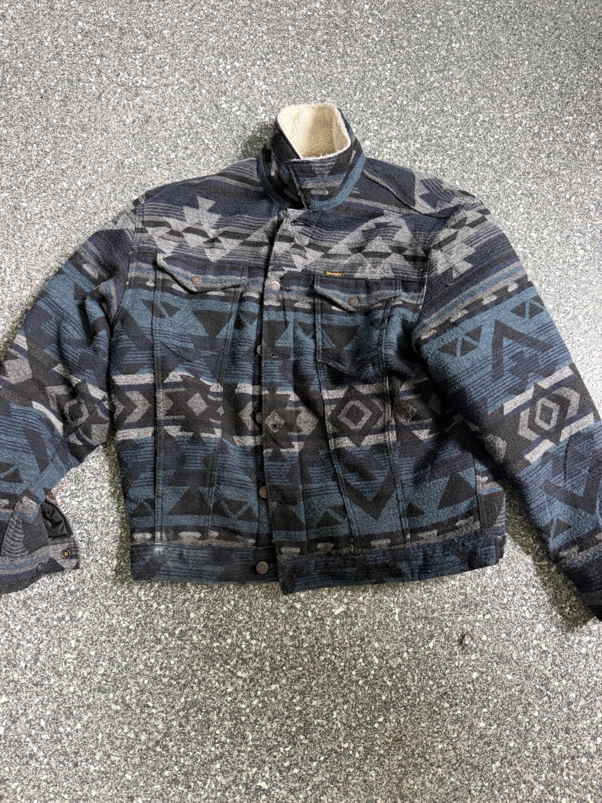 Wrangler Men's Western Aztec Print Sherpa Lined Jacket Size L