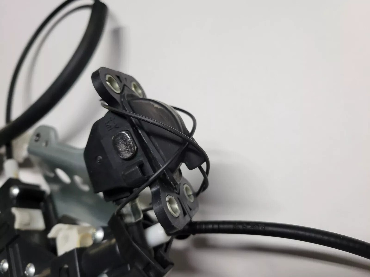 Jeu De 2 Boulons Noirs D’arrêt De Porte Coulissante Pour Honda Odyssey 2005-2010 – Pièce D’occasion En Bon état