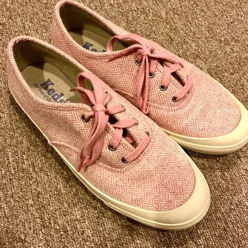 peach keds