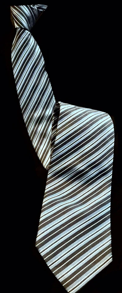 Corbata BOSS Hugo Boss 23/4” Azul Negro Plata Rayas 100% Seda Italia Excl’t Estado Foto 2 de 4