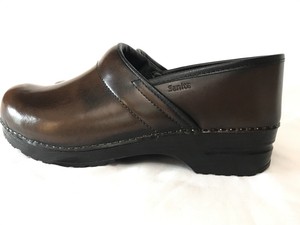 sanita danish clogs