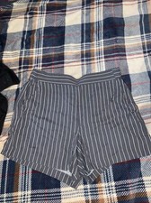 NWOT Nine West Womens Flat Front Dress Shorts Gray White Striped Pockets Size L