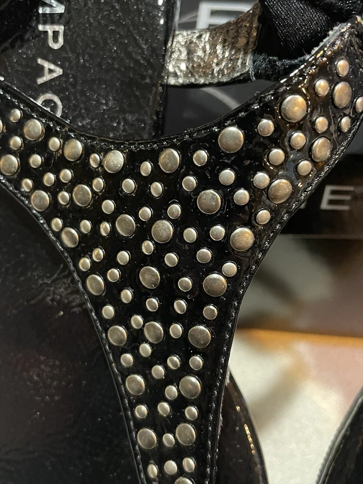 Rampage Wilma black T strap flat sandal with silver studs, size 8.5 - Изображение 3 из 4