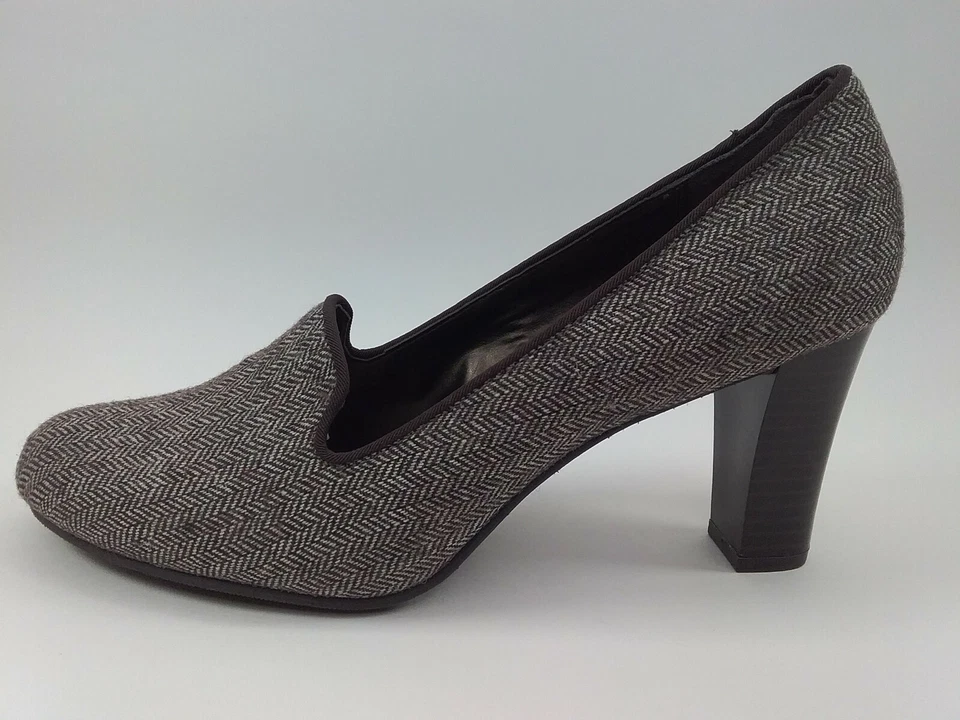  Liz Claiborne JOANNE 3 1/4" Tacón Marrón Espiga 8 1/2 Med 8.5 En muy buena condición / Excelente Foto 4 de 4