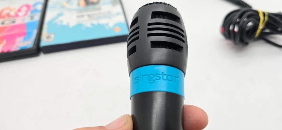 Microfones Sony PlayStation Singstar vermelho e azul PS2/PS3 sem adaptador USB com jogos - Imagem 4 de 4