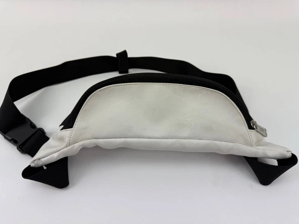 Riñonera Puma unisex de imitación de cuero blanco Foto 2 de 4