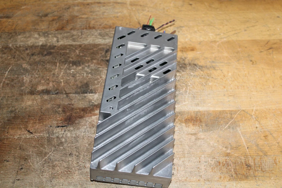 Amplificador de audio BMW F06 F10 F12 F13 2011-2019 528 535 550 M5 640 740 9292597 Foto 3 de 4