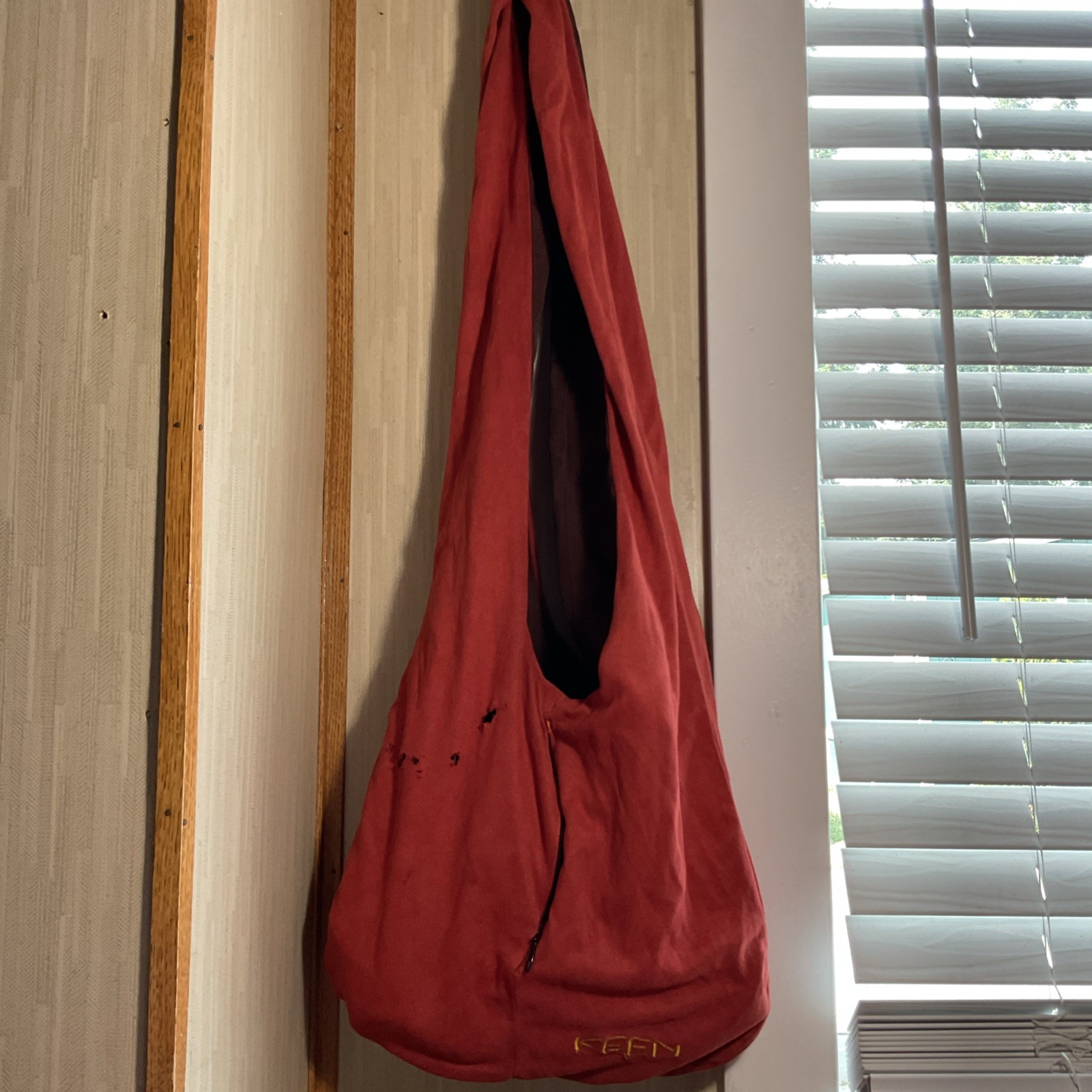 Keen Hybrid Transport Strap Tote Shoulder Bag Reversible brown/red burgundy