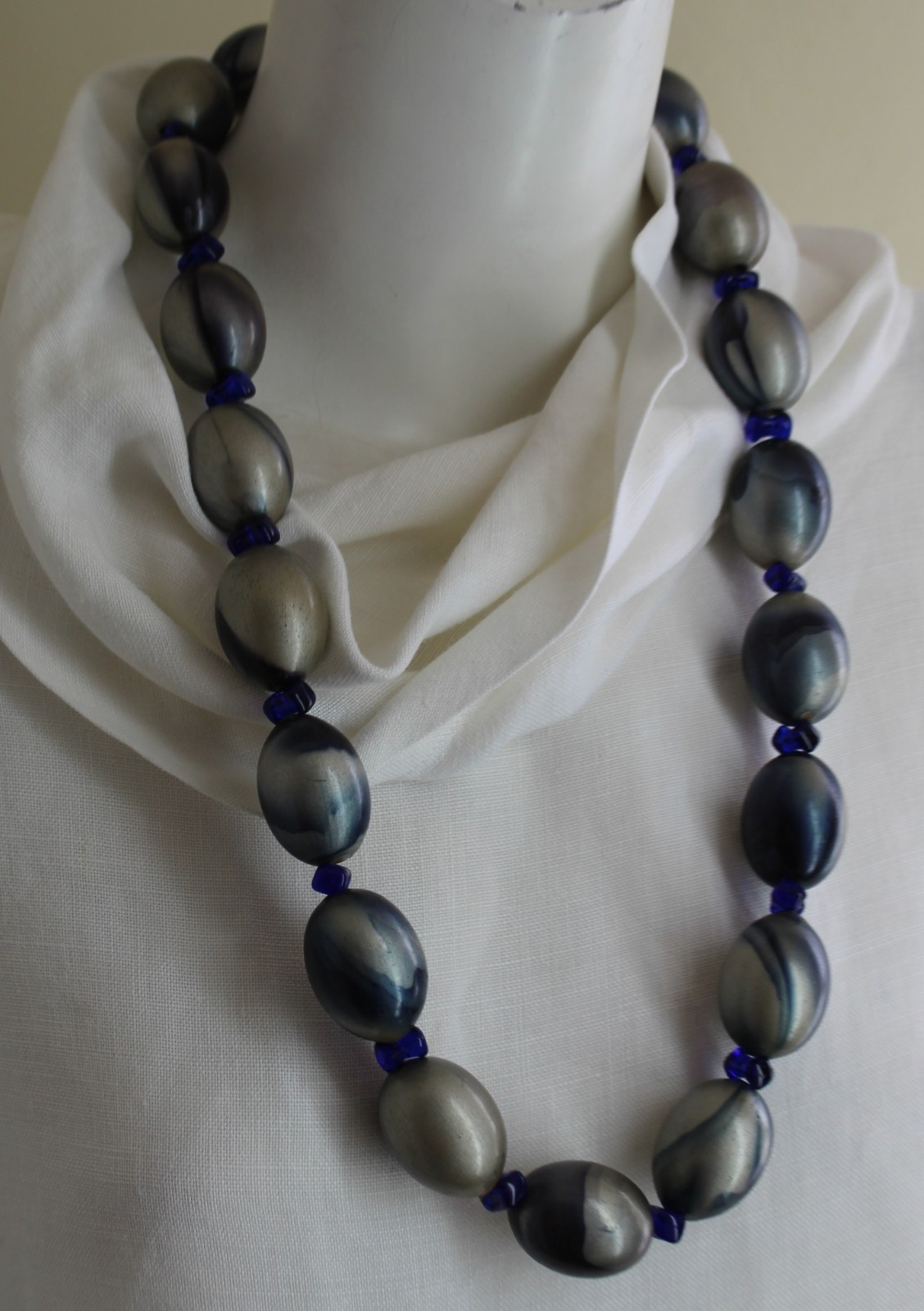 Estate Lustrous Chunky Gray Blue Cobalt Glass Necklace unsure Monies eskandar?