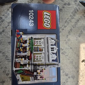 Lego 10243 Brand New Unopened Parisian Restaurant