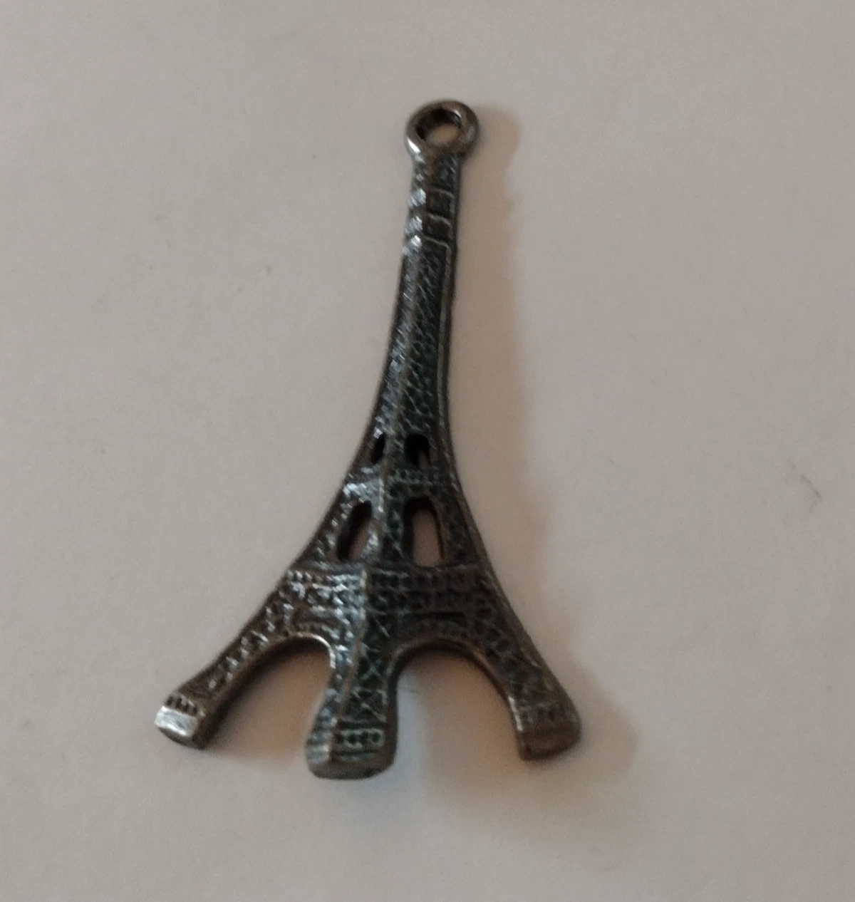 VETEMENTS Ciondolo grande Torre Eiffel