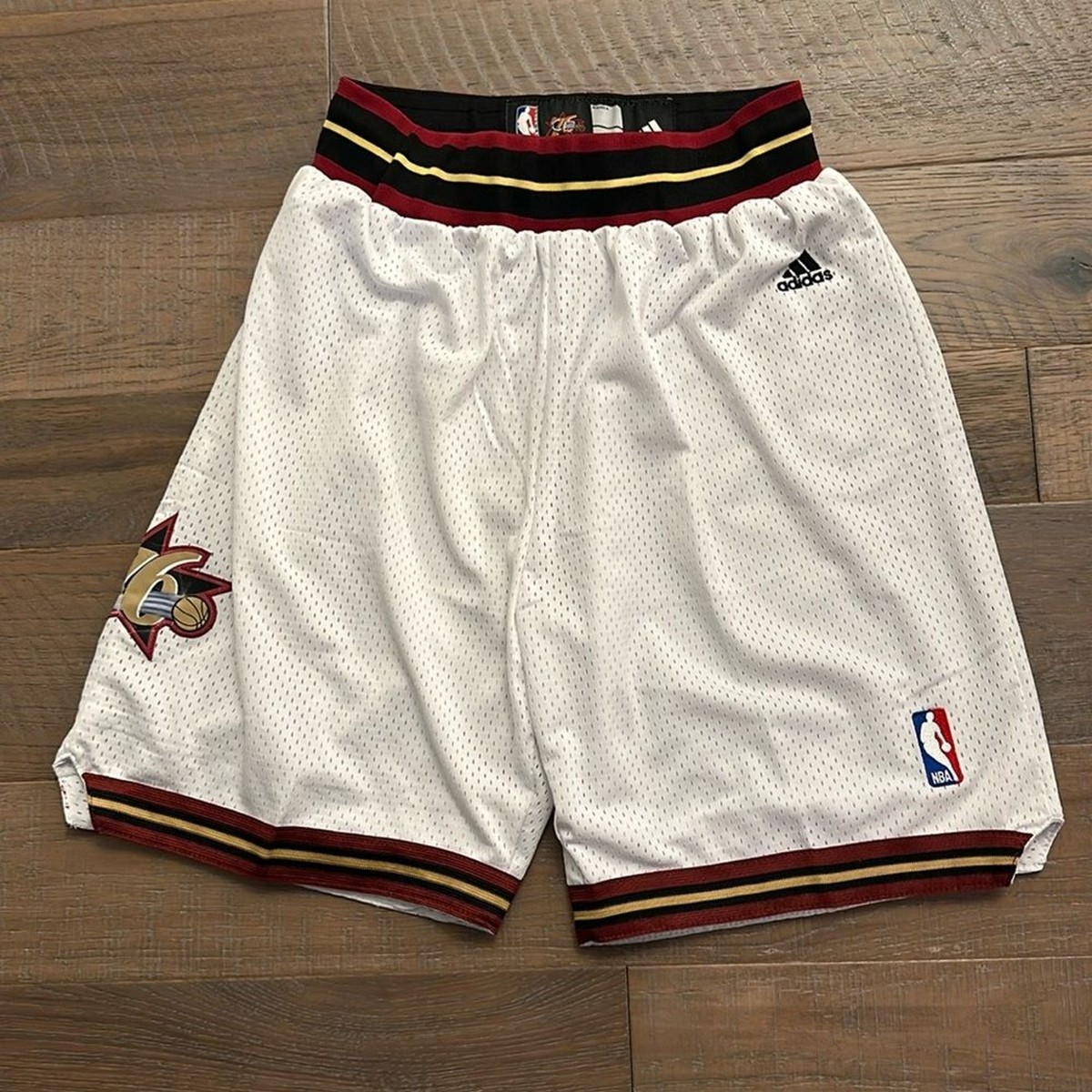 Vintage 76ers NBA Adidas Basketball shorts, Mo Cheeks 10, large