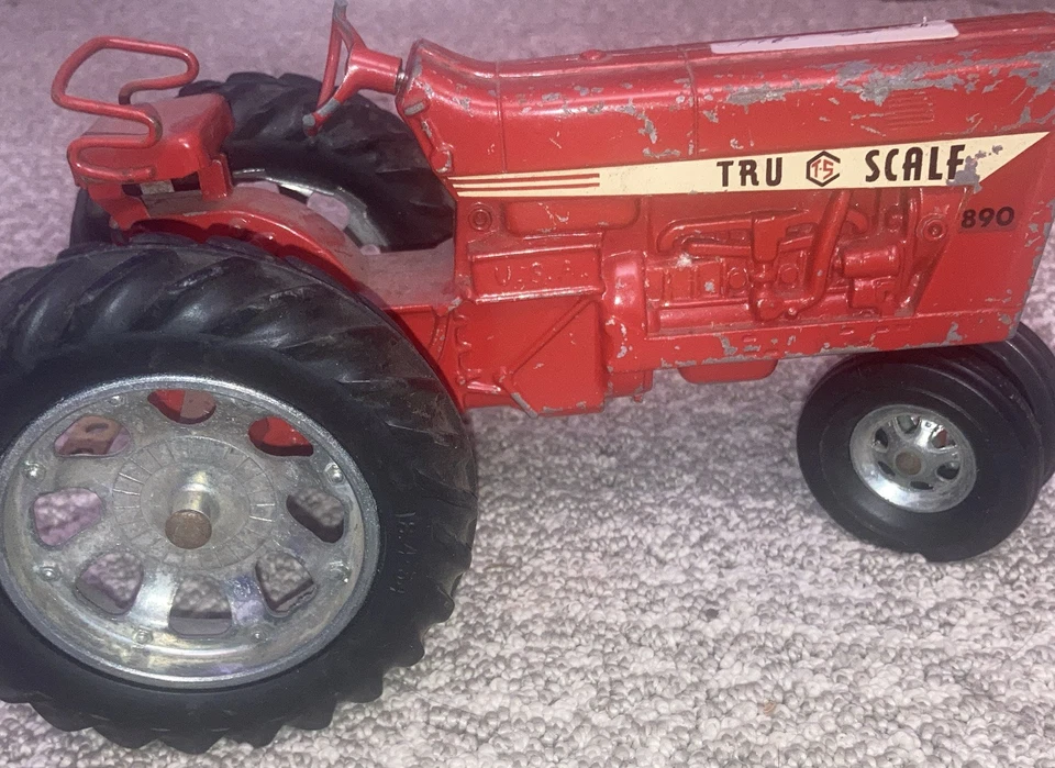 Vintage Tru Scale 890 1/16 Farm Tractor  - Image 3 of 4