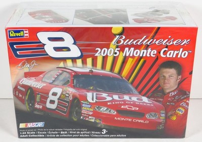 Revell NASCAR Budweiser 2005 Chevy Monte Carlo #8 Dale Earnhardt Jr. Model 1:24