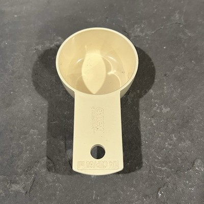 Vtg Pyrex Accessories 1/4 cup measuring scoop Plastic
