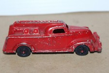NICE VINTAGE 1930'S or 40'S MANOIL ART DECO DIECAST #709 FIRE TRUCK