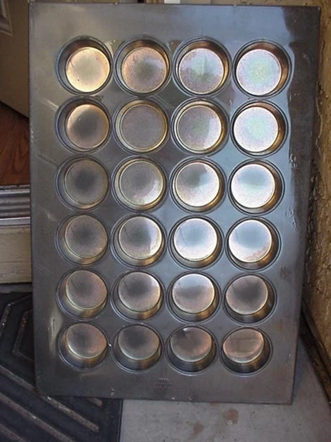 Commercial Bakery Chicago Metallic 8260 Muffin Pan USED Ships the Same Day