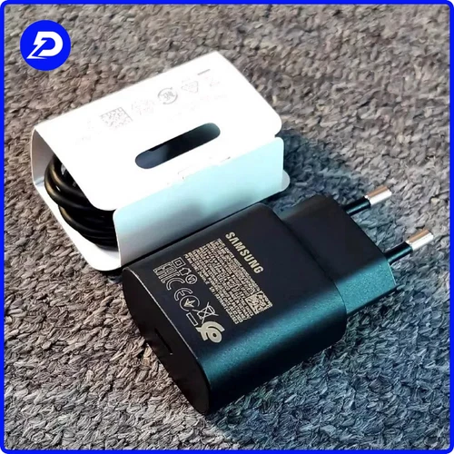 CARICABATTERIE RAPIDO SAMSUNG ORIGINALE ALIMENTATORE SPINA 25W + CAVO 1m TYPE-C - Foto 1 di 3