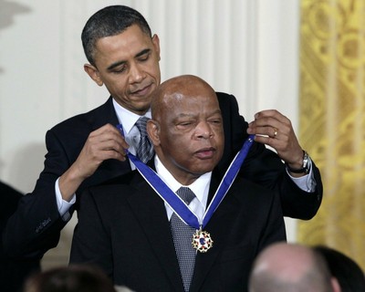 President Obama Awards Presidential Medal To John Lewis Photo 169 Q Ebay