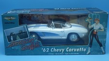 AMERICAN GRAFFITI 1962 CORVETE 1:18 DIE CAST METAL 2001 CHEVROLET WHITE/BLUE