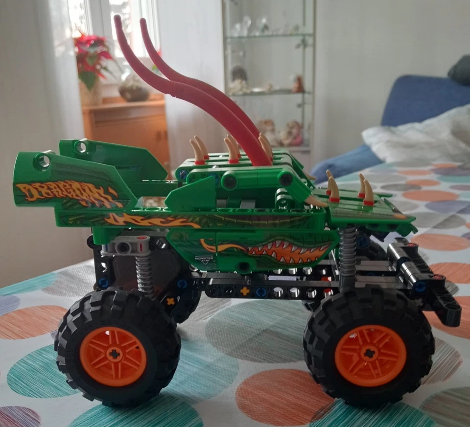 LEGO Technic 42149 Monster Jam Dragon, foto 4 di 5