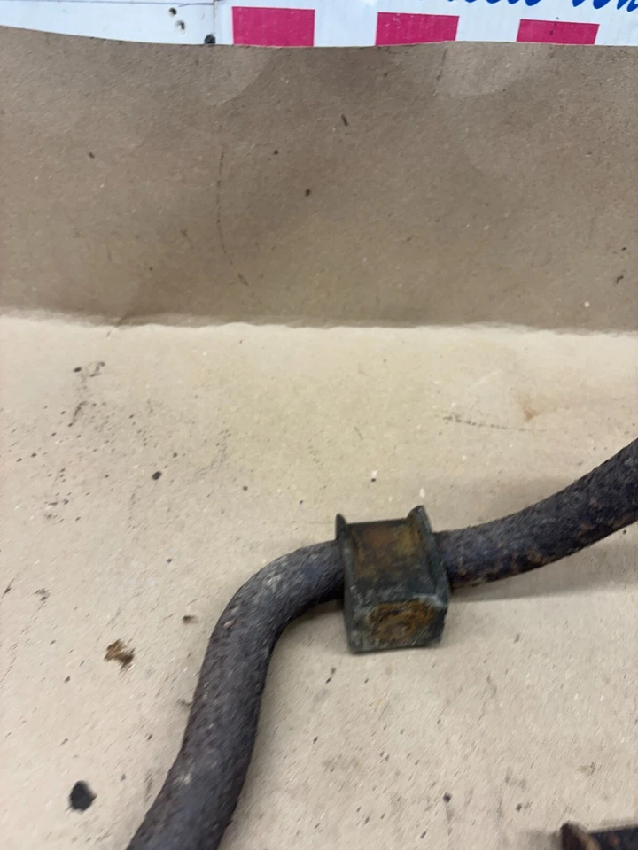 Barra estabilizadora trasera Ford F250 F350 Sterling 1980-1997 eje trasero con soportes Foto 3 de 4