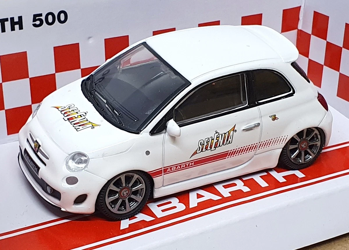 FIAT 500 Rouge NOREV 1:43 boite carton de reference 770030
