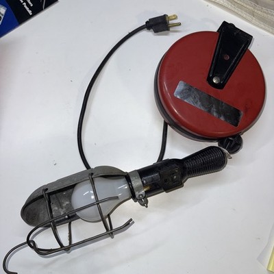 Craftsman Retractable Work Light With 20 Foot Cord