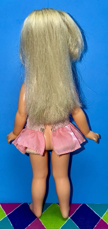 MUÑECA DE TERCIOPELO, ORIGINAL MOVIN’ GROOVIN’ 15" CON TRAJE ORIGINAL, ¡IDEAL 1971! Foto 4 de 4