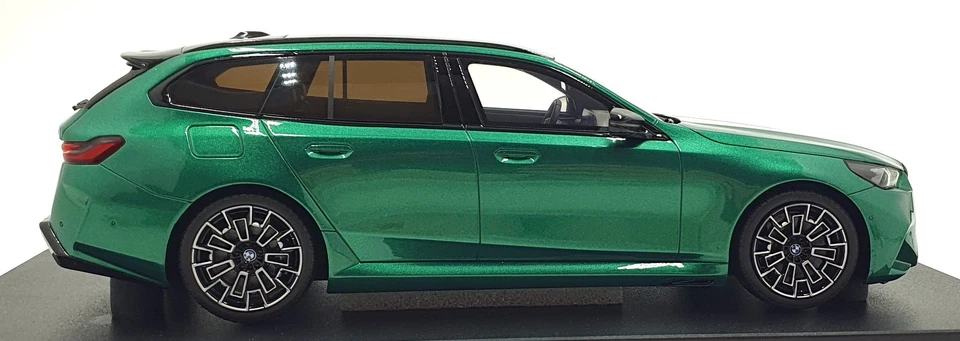 GT Spirit escala 1/18 resina GT509 - BMW M5 - Met. Verde Foto 3 de 4