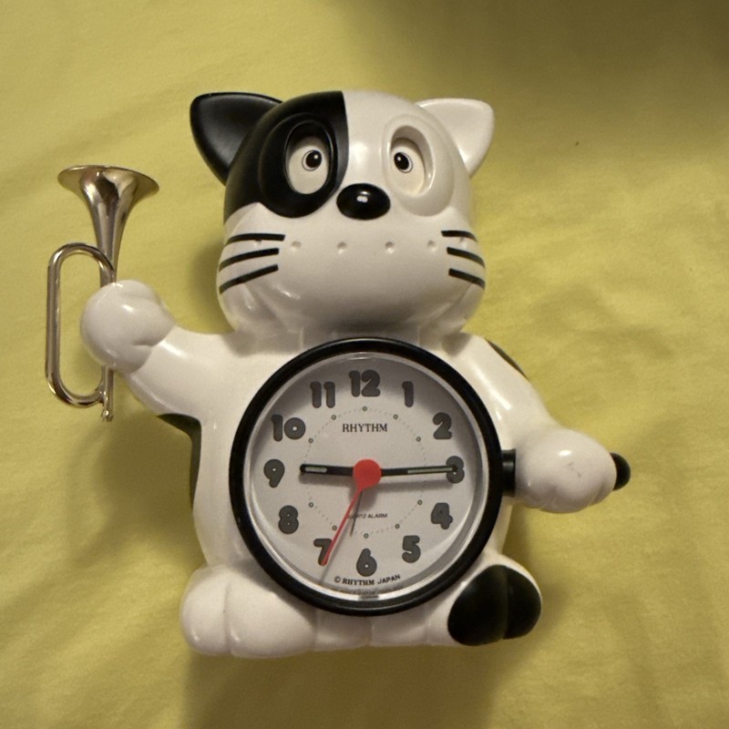 Vintage Rhythm "Rise & Shine" Black & White Cat Bugle Alarm Clock 7 in. Works