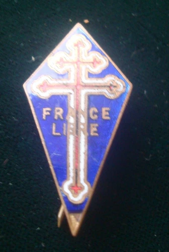 GENUINE WW2 FRENCH MILITARY LIBRE LAPEL ENAMEL  BADGE NUMBERED