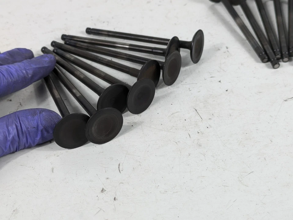 Válvulas de culata de escape de admisión Suzuki Bandit 600 GSF GSF600 2000-2004 Foto 3 de 4