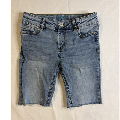 Thereabout Girls Size 8 Blue Denim Bermuda Shorts Button Closure Pockets