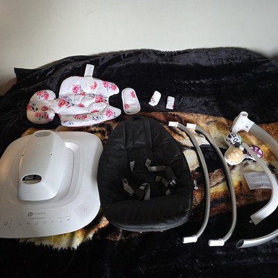 4moms MamaRoo Multi-Motion Baby Swing, Bluetooth Enabled with 5 Unique Motions
