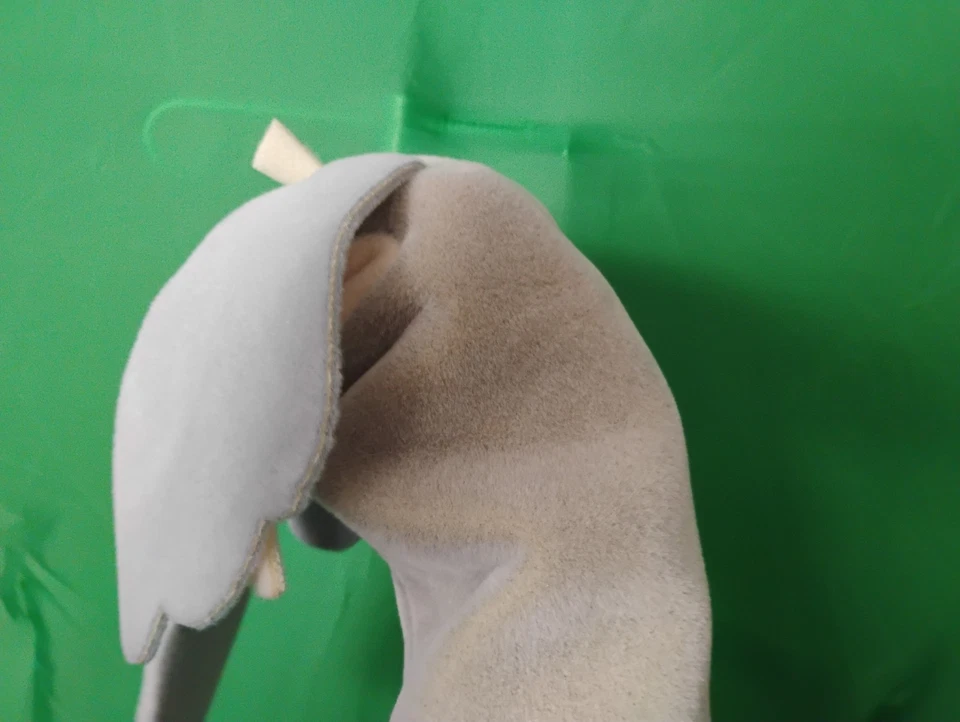 Marioneta de elefante verde inspirada en la medida Baby Einstein Foto 2 de 4