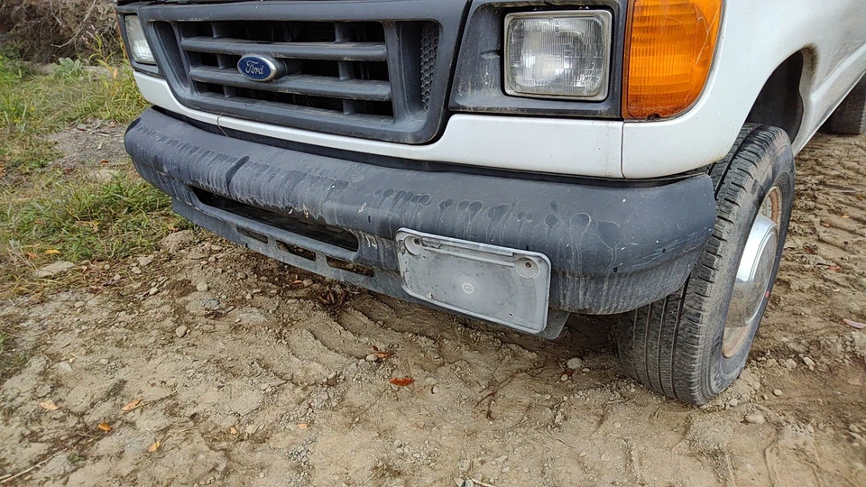 05 FORD VAN E250 Front Bumper Assy. (No Shipping) - Image 2 of 4