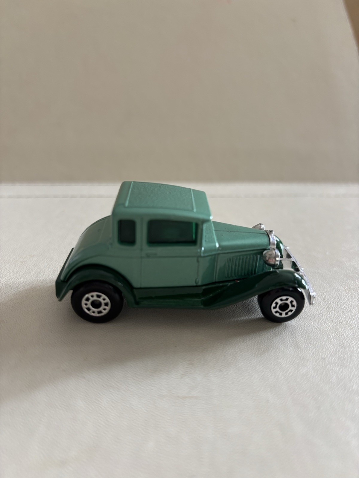 Matchbox 75a, Ford Thunderbird - Free Price Guide & Review
