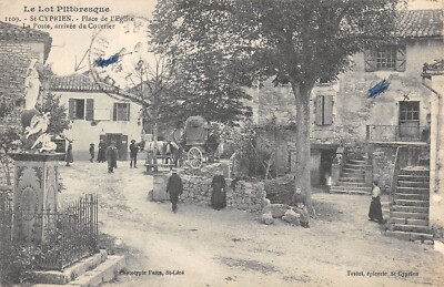 Old postcard 46 SAINT CYPRIEN PLACE DE L'EGLISE LA POSTE ARRIVAL DU COURIER