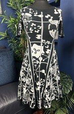 Kenzo Paris Größe Small Minikleid - Tanami Blumen Jacquard schwarz weiß Damen