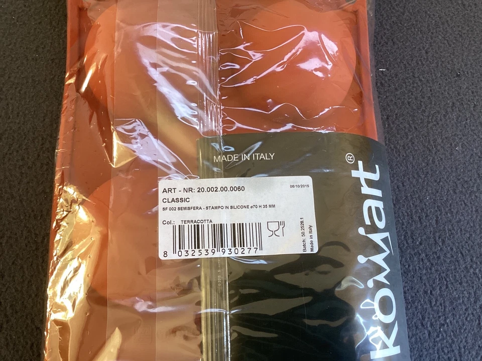 Silikomart Sf002  Silicone Half-Sphere Ø70 H x 35mm W & SF004 50 mm x 25 mm - Image 3 of 4