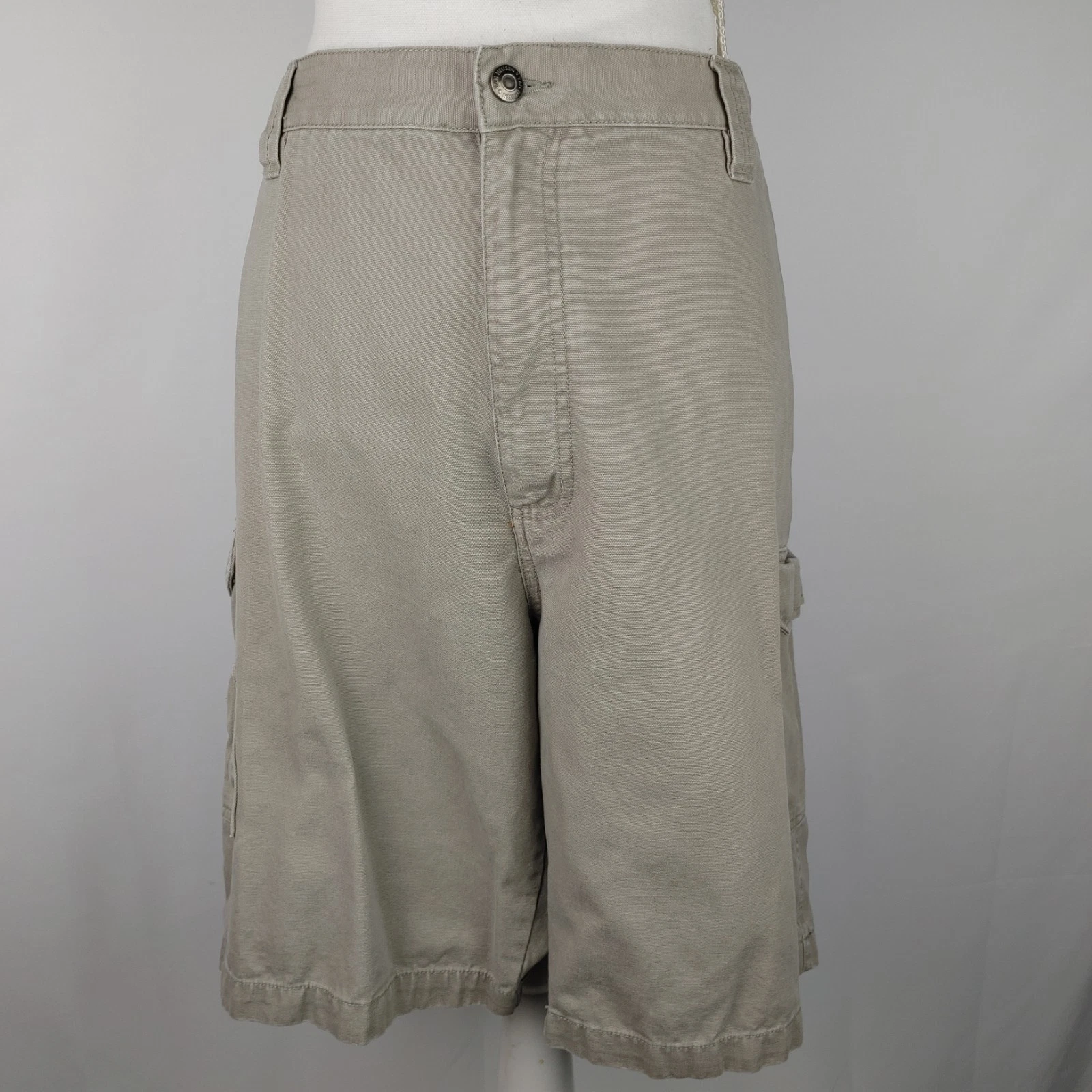 Men's Van Heusen Size 44 Light Beige Khaki Cargo Shorts