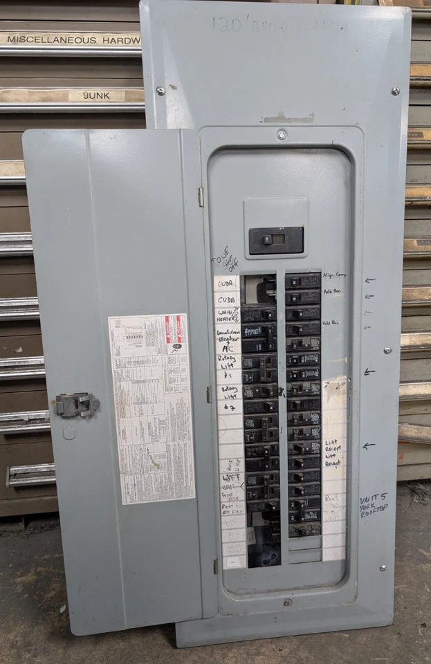 🤪 CUTLER HAMMER 200 AMP MAIN BREAKER PANELBOARD 120/240 VAC 1Ø 3W - Image 2 of 4