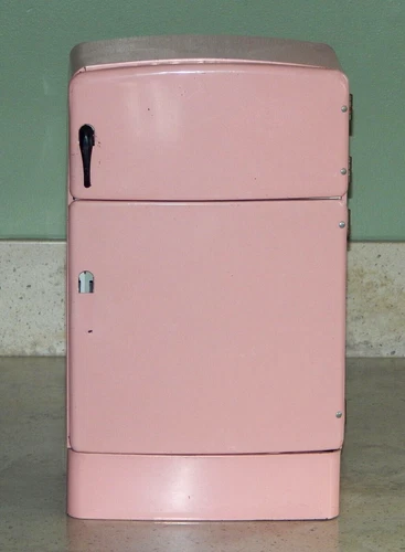 Vintage WOLVERINE Supply Co Pink Tin Litho Childs Toy Refrigerator Metal Fridge