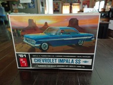 1961 CHEVROLET IMPALA SS 1/25 AMT / ROUND 2 SEALED