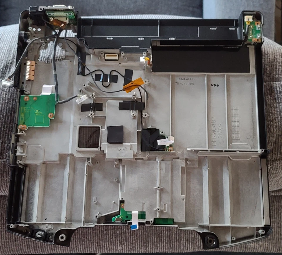 REPOSAMANOS genuino Panasonic Toughbook CF-74 con panel táctil DFKM0497 Foto 2 de 2