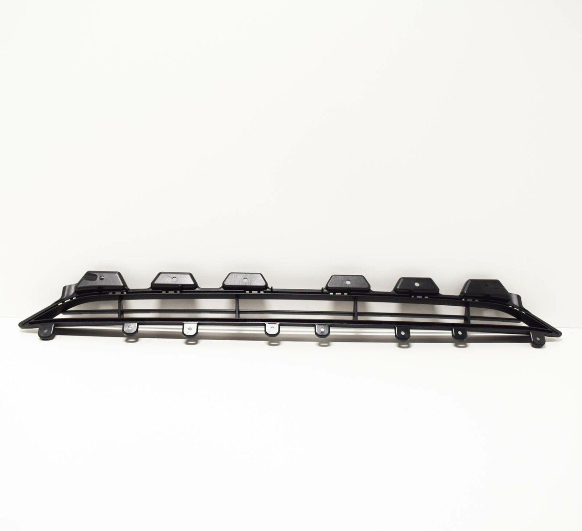 NEW AUDI Q3 8U FRONT BUMPER LOWER CENTER GRILLE 8U0807683D