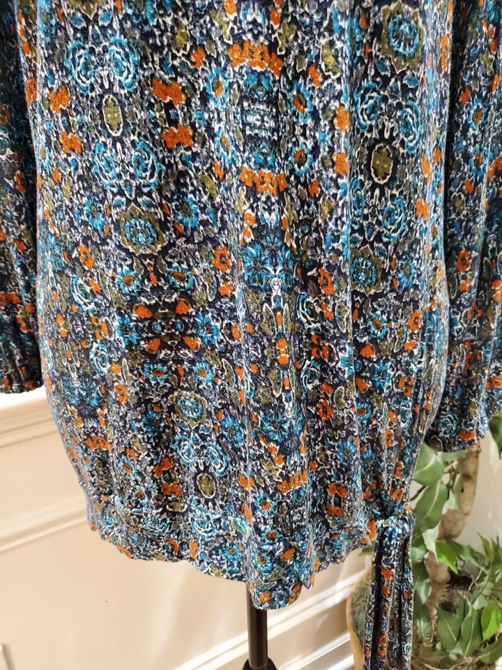 Blusa Top Erika Multicolor Fluida 100% Viscosa Cuello Redondo Manga Larga Talla 2X Foto 4 de 4