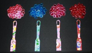 Bingo Paper Cards Blue and Red Magnetic Wand With 100 Chips Each Color